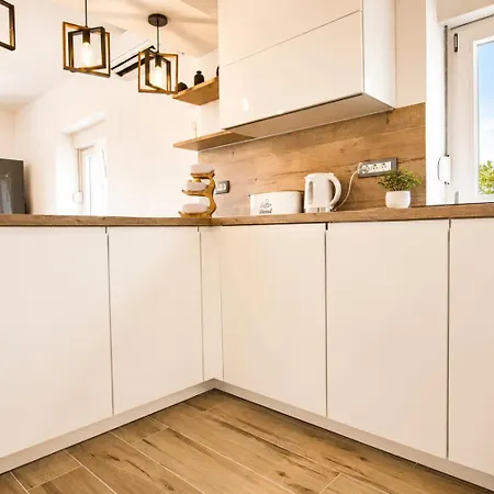 Karetina Luxury Guest House-5 Min To The