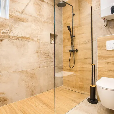Karetina Luxury Guest House-5 Min To The Villa