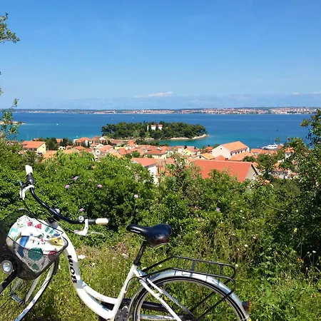 Karetina Luxury Guest House-5 Min To The